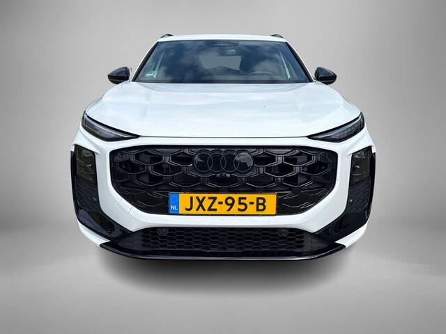 Audi Q3 1.5 200kW e-hybrid 272pk S edition · Camera · Apple/Android Car Play · Stoel & Stuurwiel verwarmd · Adaptive Cruise Control · Keyless · Navigatie · Garantie t/m 02-03-2030 of 100.000km