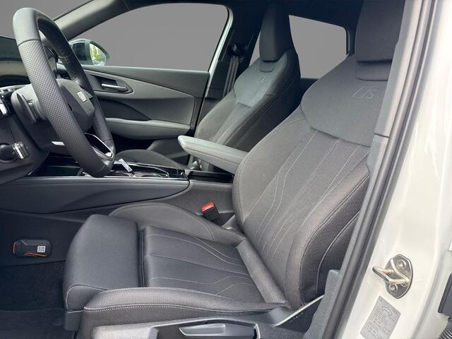 Audi Q3 1.5 200kW e-hybrid 272pk S edition · Camera · Apple/Android Car Play · Stoel & Stuurwiel verwarmd · Adaptive Cruise Control · Keyless · Navigatie · Garantie t/m 02-03-2030 of 100.000km