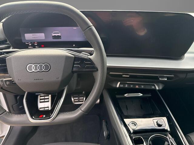 Audi Q3 1.5 200kW e-hybrid 272pk S edition · Camera · Apple/Android Car Play · Stoel & Stuurwiel verwarmd · Adaptive Cruise Control · Keyless · Navigatie · Garantie t/m 02-03-2030 of 100.000km