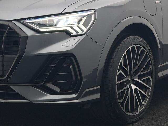 Audi Q3 45 TFSI e 2x S Line PHEV 245pk Dealer O.H. | Trekhaak Afn. | Adaptive Cruise | 360 Camera | Matrix LED | Sportstoelen Memory & Verwarmd | Keyless | Blis | Apple Carplay | Sfeerverlichting | 20"L.M | Navigatie | DAB | Plug In Hybrid |