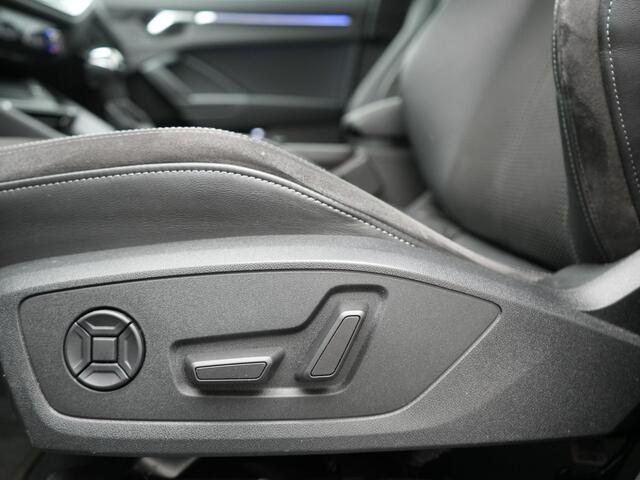 Audi Q3 45 TFSI e 2x S Line PHEV 245pk Dealer O.H. | Trekhaak Afn. | Adaptive Cruise | 360 Camera | Matrix LED | Sportstoelen Memory & Verwarmd | Keyless | Blis | Apple Carplay | Sfeerverlichting | 20"L.M | Navigatie | DAB | Plug In Hybrid |