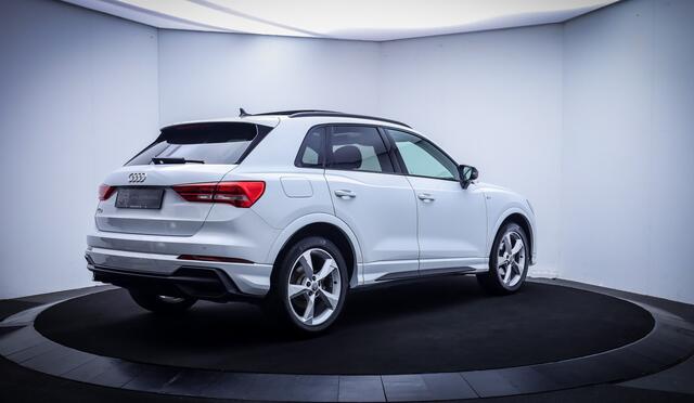 Audi Q3 35TFSI S-Tr. S-LINE Ext. PANO | KEYLESS | STOEL.VW | NAVI | CARPLAY | AFN.TREKHAAK | LANE.ASS | ELEK. INKL SPIEGELS