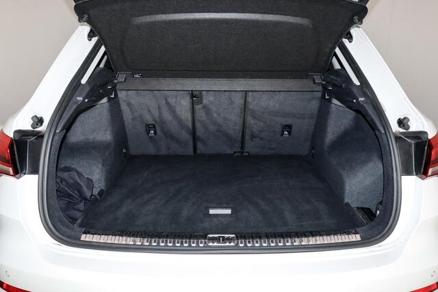 Audi Q3 35TFSI S-Tr. S-LINE Ext. PANO | KEYLESS | STOEL.VW | NAVI | CARPLAY | AFN.TREKHAAK | LANE.ASS | ELEK. INKL SPIEGELS