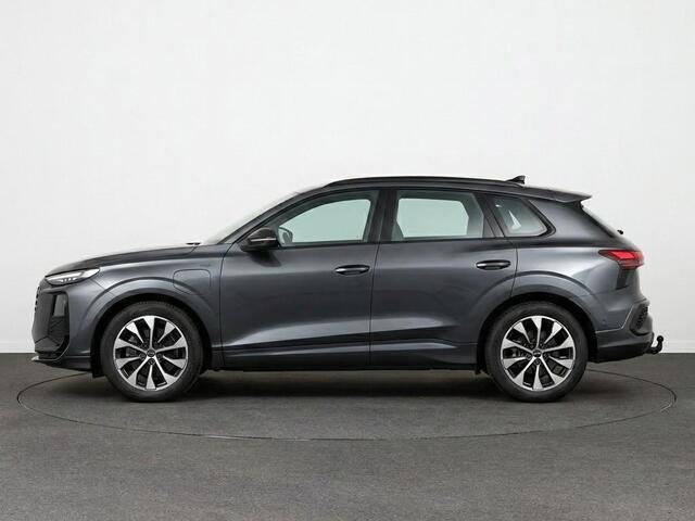 Audi Q3 S edition e-hybrid 272 pk | Techniekpakket plus | Panorama-glasdak | Optiekpakket zwart-glanzend | Trekhaak mech. zwenkbaar |