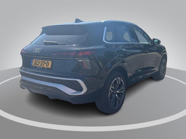 Audi Q3 1.5 200kW e-hybrid S edition Lederen Sportstoelen · Achteruitrij Camera · Privacy Glas · Dode Hoek Detectie · Keyless Entry · Audi Phone box