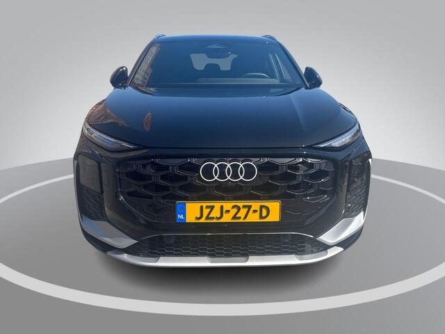 Audi Q3 1.5 200kW e-hybrid S edition Lederen Sportstoelen · Achteruitrij Camera · Privacy Glas · Dode Hoek Detectie · Keyless Entry · Audi Phone box
