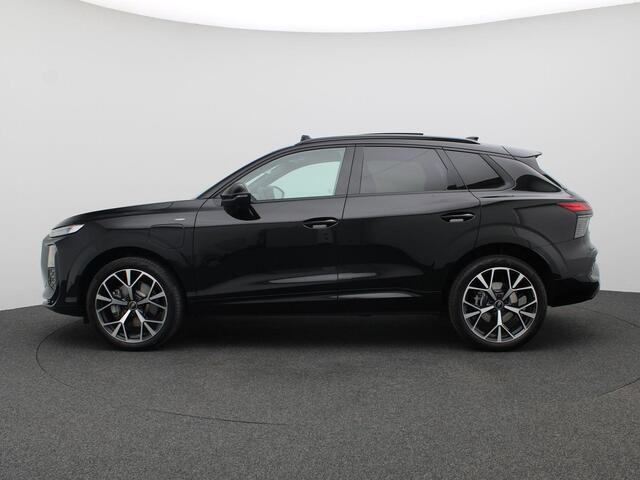 Audi Q3 1.5 200kW e-hybrid S edition 272PK S-Tronic Panoramadak, Trekhaak, S-Line, Achteruitrijcamera, Stoel-Stuurverwarming, 20" LM Velgen, LED Plus, Elektr. Achterklep