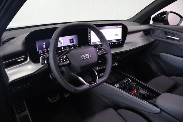 Audi Q3 e-hybrid 272 pk S Line | Trekhaak | Panoramadak | Matrix | 20"