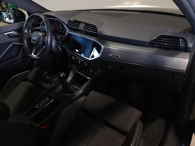 Audi Q3 35 TFSI 2x S-Line edition / 150pk / Panorama dak / Dodehoek herkenning /