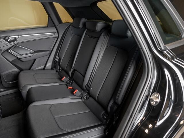 Audi Q3 35 TFSI 2x S-Line edition / 150pk / Panorama dak / Dodehoek herkenning /