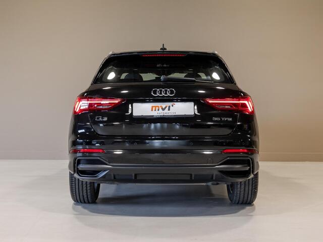 Audi Q3 35 TFSI 2x S-Line edition / 150pk / Panorama dak / Dodehoek herkenning /