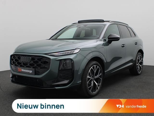 Audi Q3 1.5 200kW e-hybrid S edition 272PK S-Tronic Panoramadak, Trekhaak, Achteruitrijcamera, Stoel-Stuurverwarming, 20" LM Velgen, LED Plus, Elektr. Achterklep