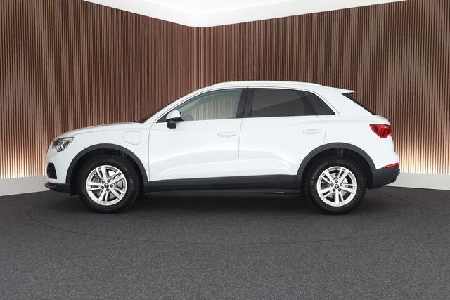 Audi Q3 45 TFSI e 245pk S-Tronic Pro Line Trekhaak Sportstoelen Stoelverwarming ACC Virtual Cockpit Navigatie