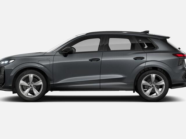 Audi Q3 1.5 200kW e-hybrid S edition 272 PK · Trekhaak elek. wegklapbaar · Exterieurpakket zwart · Driespaaks lederen sportstuur verwarmbaar