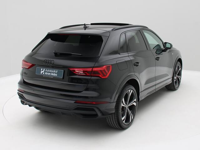 Audi Q3 35 TFSI S edition Competition Pano, ACC, Camera, Carplay