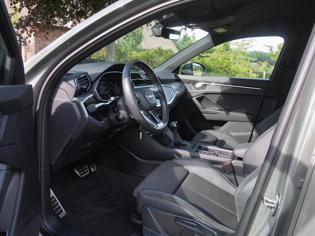 Audi Q3 45 TFSI e S edition | 2 X S-Line | Plug-in Hybride |Apple Carplay | Cruise Control | Parkeersensoren | 20 Inch | NL-Auto |