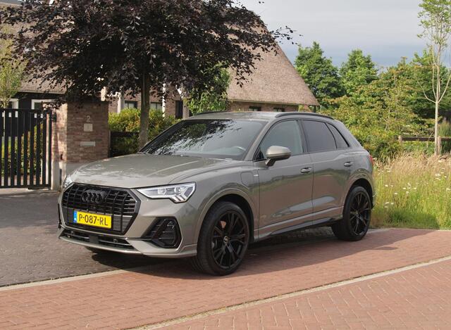Audi Q3 45 TFSI e S edition | 2 X S-Line | Plug-in Hybride |Apple Carplay | Cruise Control | Parkeersensoren | 20 Inch | NL-Auto |