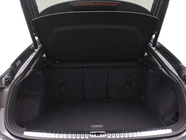 Audi Q3 Sportback 40 TFSI quattro S Edition 190PK DSG S-Line, Trekhaak, Side Assist, Keyless, Adaptieve Cruise Control, 20" LM Velgen, Achteruitrijcamera