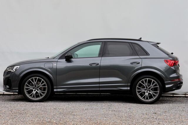 Audi Q3 45 TFSIe S-Line - 245 pk **Sonos / Trekhaak / Camera / Ambiance / Carplay