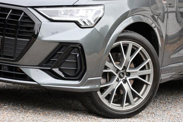 Audi Q3 45 TFSIe S-Line - 245 pk **Sonos / Trekhaak / Camera / Ambiance / Carplay