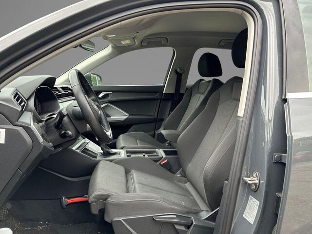 Audi Q3 35 TFSI 150pk S-Tronic Business Edition · Trekhaak inklapbaar · Apple/Android Car Play · Adaptive Cruise Control · Navigatie · Clima · Virtual Cockpit · Elektrische Achterklep ·