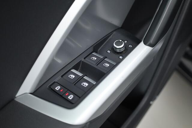 Audi Q3 Sportback 35 TFSI Pro Line S | Rijklaar! | S/K-Dak | Elek. Trekhaak | Dig. Cockpit | Dodehoek | Elek. Stoel | B&O-Audio | Adapt. Cruise | Stoelverw. | NAV+App.Connect | Elek.Klep | LED | 19'' V