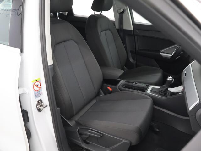 Audi Q3 35 TFSI Advanced edition | Trekhaak | Virtual cockpit | Cruise Control Adaptief | Stoelverwarming | Climate Control | Navigatie | Apple Carplay |