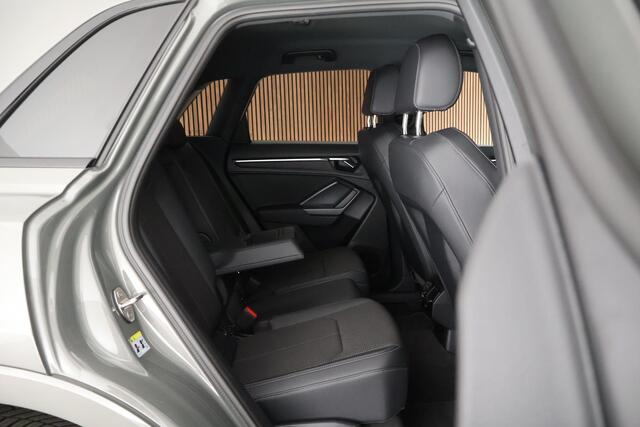 Audi Q3 35 TFSI 150pk S edition Black Edition Camera Stoelverwarming LED Virtual Cockpit Navigatie