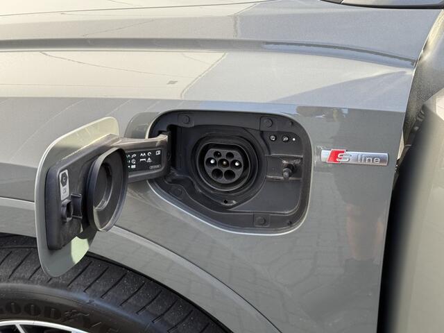 Audi Q3 45 TFSI e S-line Carplay Achterklep elek. LED