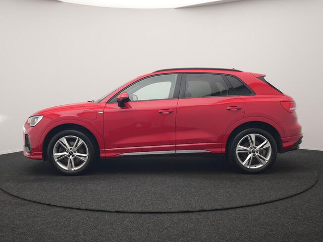 Audi Q3 45 TFSI e S Line PHEV 245pk Dealer O.H. | Trekhaak Af Fabriek | Camera | Blis | Stoelverwarming | Apple Carplay | Virtual Cockpit | Lane Assist | DAB | Cruise Control | 19"L.M | Plug In Hybrid |