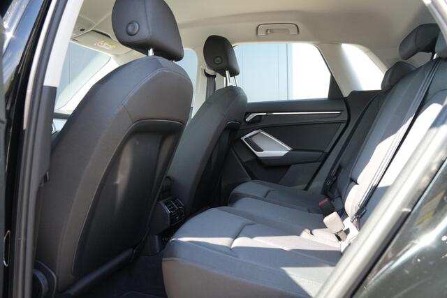 Audi Q3 45 TFSI e Business Edition - ACC - Navigatie - Blindspot - Stoelverwarming - Keyless - Camera - Elek Achterklep - Rijklaar