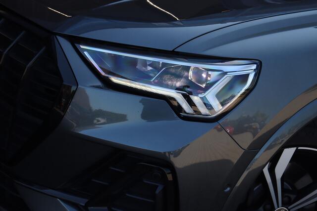 Audi Q3 45 TFSI e S-Line | Pano | Camera | 20 Inch |