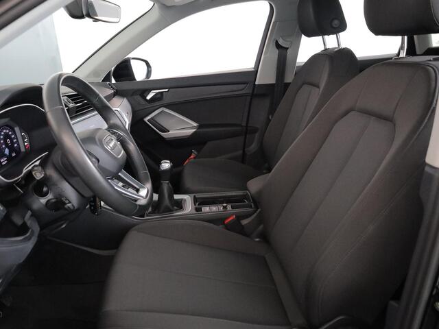 Audi Q3 35 TFSI Pro Line 150 pk | Navigatie via App | Parkeersensoren achter | LED koplampen | Apple Carplay/Android Auto | Elektr. achterklep |