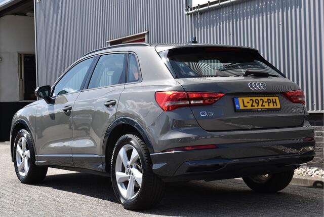 Audi Q3 35 TFSI Pro Line business Adaptive cruise, Stoelverwarming, Carplay, Chronosgrijs
