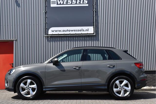 Audi Q3 35 TFSI Pro Line business Adaptive cruise, Stoelverwarming, Carplay, Chronosgrijs