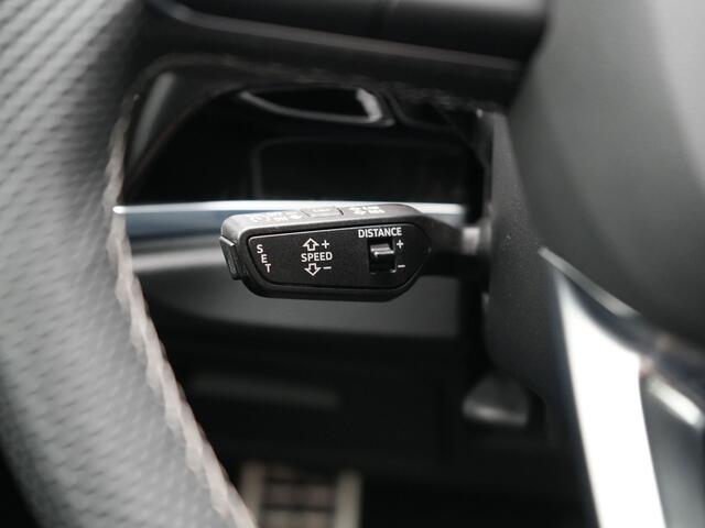 Audi Q3 Sportback 45 TFSI e 2x S Line PHEV 245pk Dealer O.H. | Trekhaak Af Fabriek | Adaptive Cruise | Matrix LED | Camera | Sonos Audio | Alcantara Sportstoelen Verwarmd | Blis | Navigatie | DAB | 20"L.M | Plug In Hybrid |