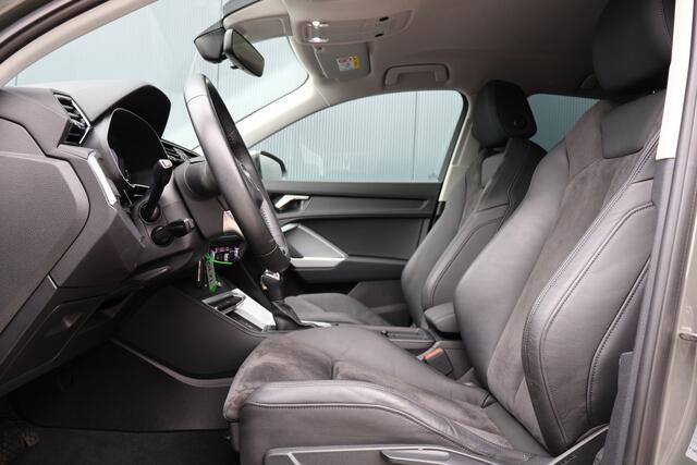 Audi Q3 Sportback 35 TFSI S Edition 150pk Aut. | Virtual Cockpit Plus | Leer / alcantara | Stoelverwarming | 19 Inch | Elektr. Achterklep
