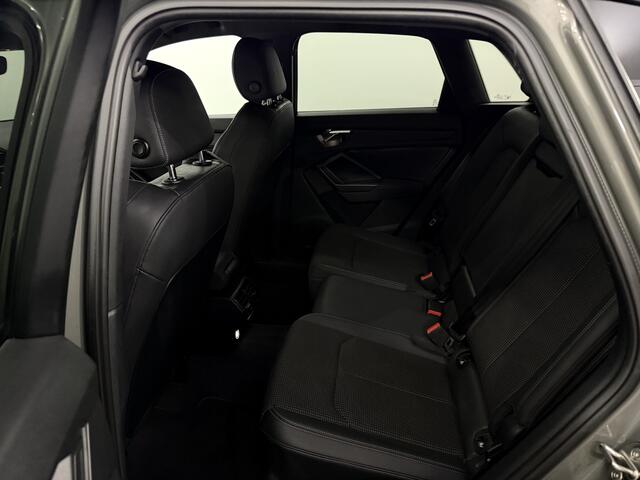 Audi Q3 35 TFSI edition one 3x S-Line Camera, Navi, Virtual desk, Stoelverwarming, Cruise control adaptief, Half leder, A start stop, Elektrische achterklep