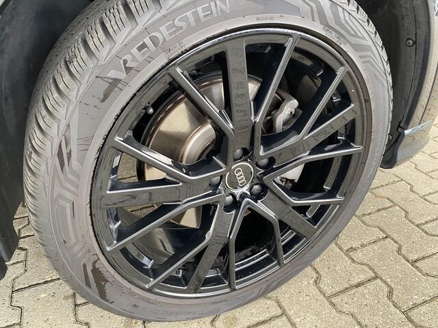 Audi Q3 Sportback 45 TFSI e S Edition 45 TFSI e S-Line ACC Zwart Optiek Leder Stoelverwarming Trekhaak