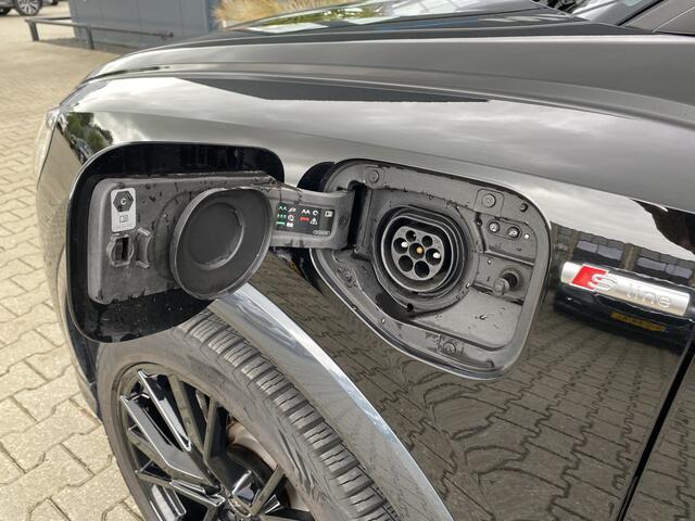 Audi Q3 Sportback 45 TFSI e S Edition 45 TFSI e S-Line ACC Zwart Optiek Leder Stoelverwarming Trekhaak