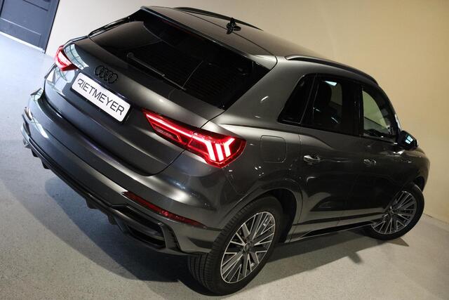 Audi Q3 45 TFSI e S edition |Gevlakt stuur |Sfeerverlichting |Camera |Keyless |ACC
