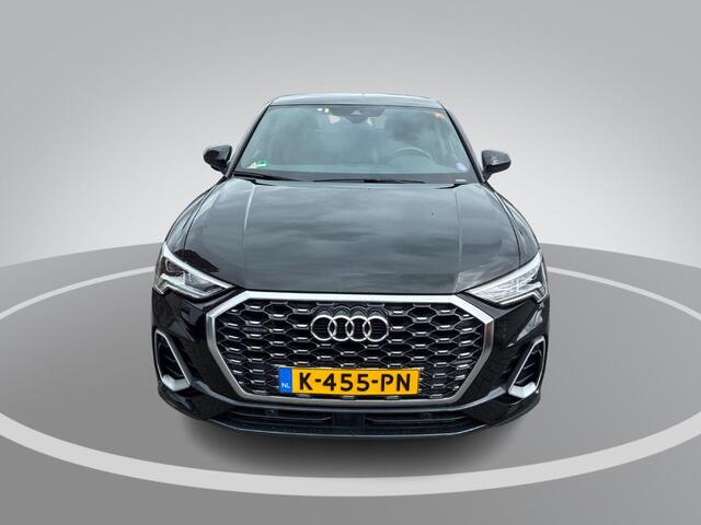 Audi Q3 Sportback 45 TFSI quattro 230pk S Edition · Panoramadak · Trekhaak · Apple/Android Car Play · Camera · Stoelverwarming · Adaptive Cruise Control ·