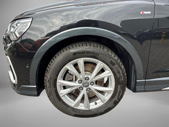 Audi Q3 Sportback 45 TFSI quattro 230pk S Edition · Panoramadak · Trekhaak · Apple/Android Car Play · Camera · Stoelverwarming · Adaptive Cruise Control ·