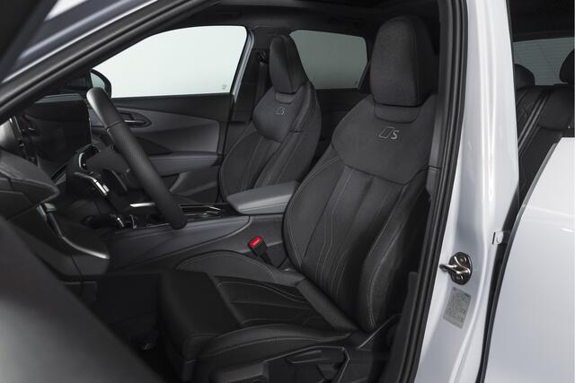 Audi Q3 1.5 e-hybrid 272 PK S edition | S/K-Panodak | Elek. Trekhaak | Tech Pack Plus | Adapt. Cruise | Stoel-+Stuurverw. | Camera | NAV+App. Connect | Elek. Klep | LM 20" | 7257