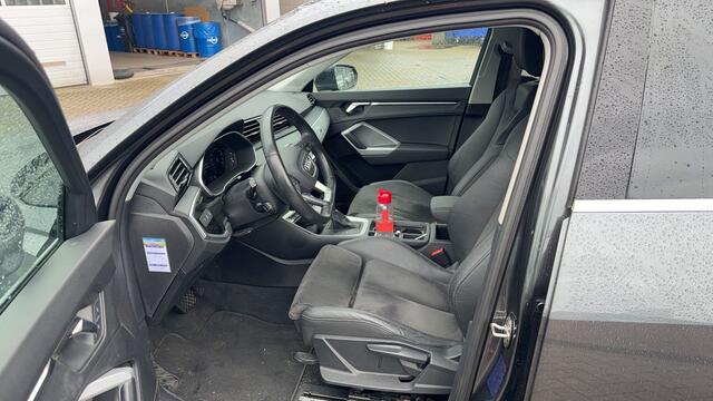Audi Q3 Sportback 35 TFSI 150pk S Edition S-Tronic / Navigatie / Stoelverwarming / Camera