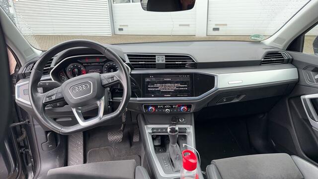 Audi Q3 Sportback 35 TFSI 150pk S Edition S-Tronic / Navigatie / Stoelverwarming / Camera
