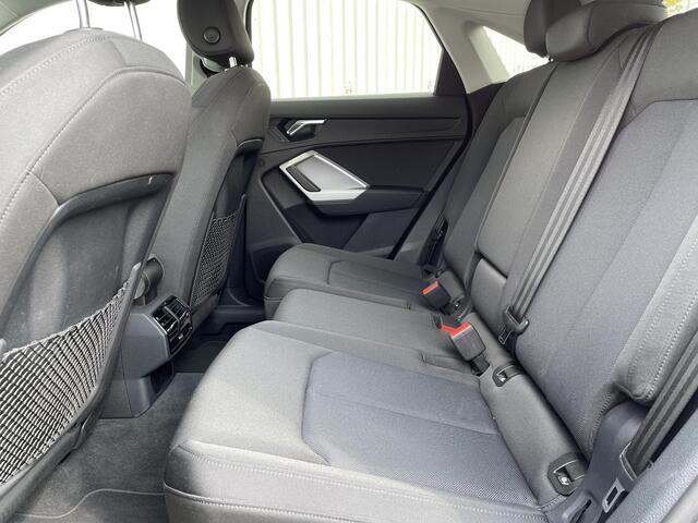 Audi Q3 Sportback 45 TFSI e Business Edition | Zwart optiek | 92% SOH | Trekhaak | ACC |