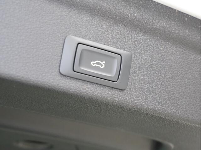 Audi Q3 Sportback 35 150pk TFSI Business Edition Side assist, parkeer hulp, navi, carplay 71