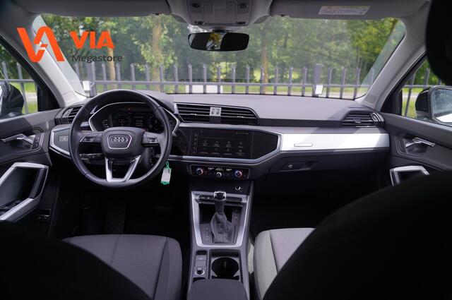 Audi Q3 Black & White S-Edition | 45e TFSI PHEV | Trekhaak | Stoelverw. | Cruise | LED | Climate | Virtual
