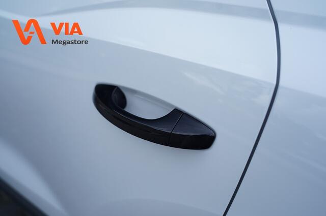 Audi Q3 Black & White S-Edition | 45e TFSI PHEV | Trekhaak | Stoelverw. | Cruise | LED | Climate | Virtual